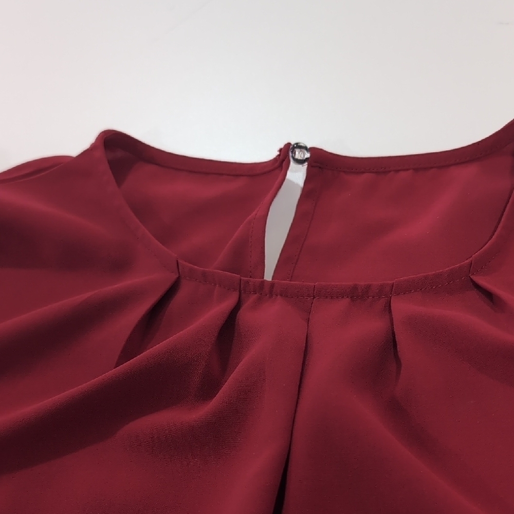Burgundy Blouse Women's 2X with Patterned Sleeves Romance Valentine's Date - Picture 4 of 8